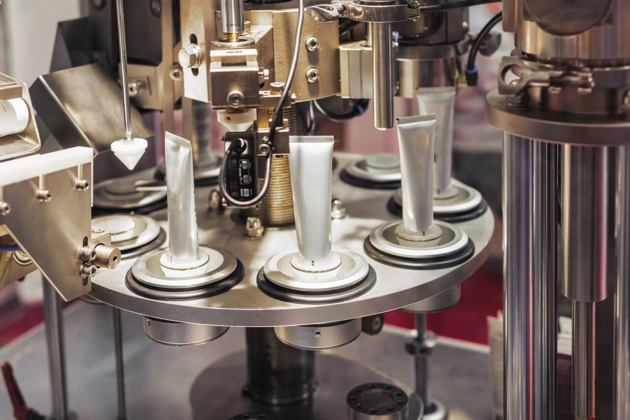 Groß (shutterstock_1124810363)