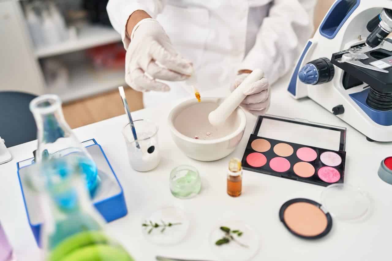 Groß (shutterstock_2180452693)